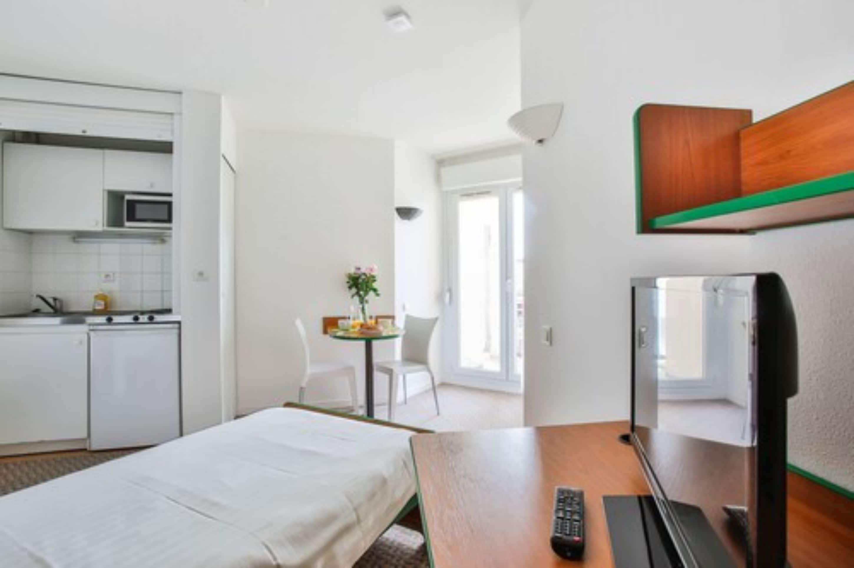 Aparthotel The Originals Laureades Centre Jaude 3*
