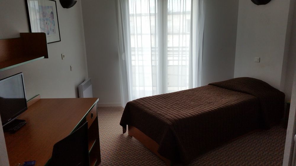 Aparthotel The Originals Laureades Centre Jaude 3*